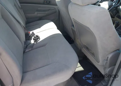 2006 Toyota Tacoma Prerunner V6 z USA, uszkodzony, nr VIN 3TMJU62N66M010865